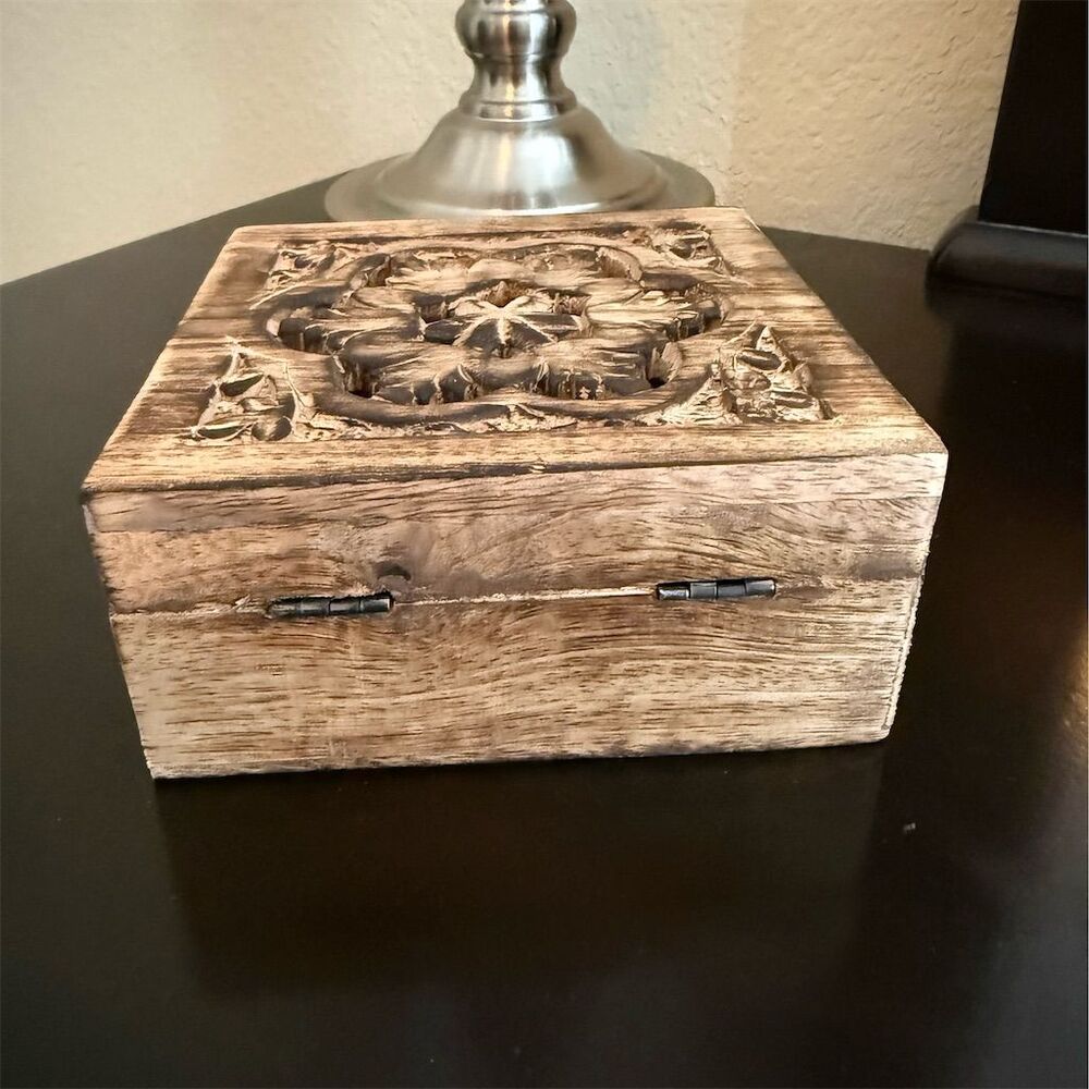 German Hand-Carved Wooden Jewelry Box with Hinged Lid Floral Design - Picture 3 of 5